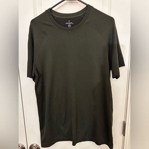 Men’s Large Fabletics training day tee